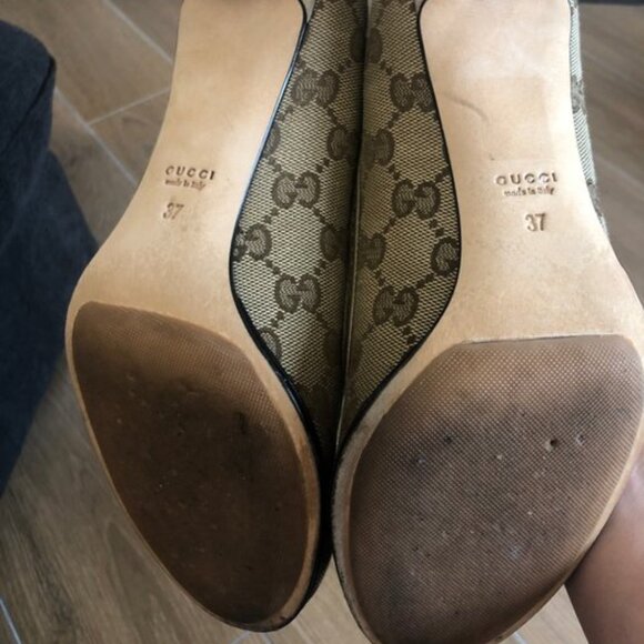 GUCCI MONOGRAM HEELED PUMPS - PURCHASED IN ITALIA - Picture 3 of 7